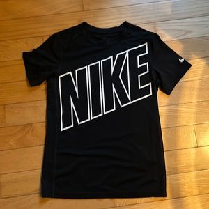 Boys Nike drifit t-shirt
